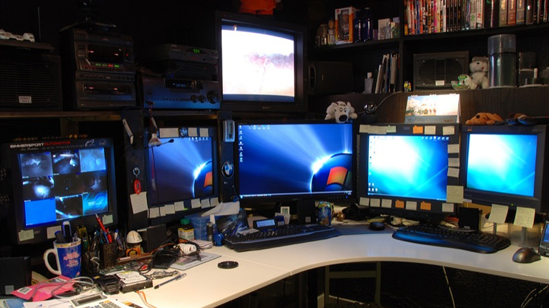 Illustration for article titled The Craziest Home Desktop Computer Rigs on the Planet